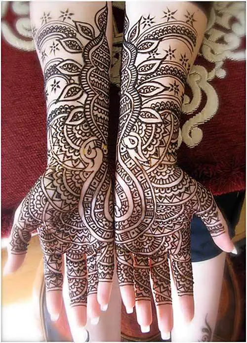 Black mehndi Designs for brides on Wedding day 2015